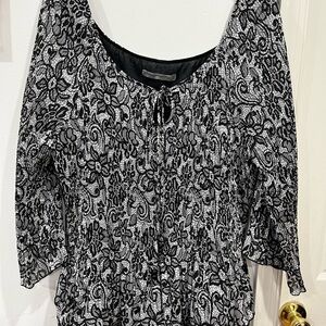 Signature by Larry Levine blouse 2X. F-25